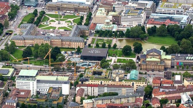 Blick auf die Innenstadt und den Schlossplatz von Stuttgart