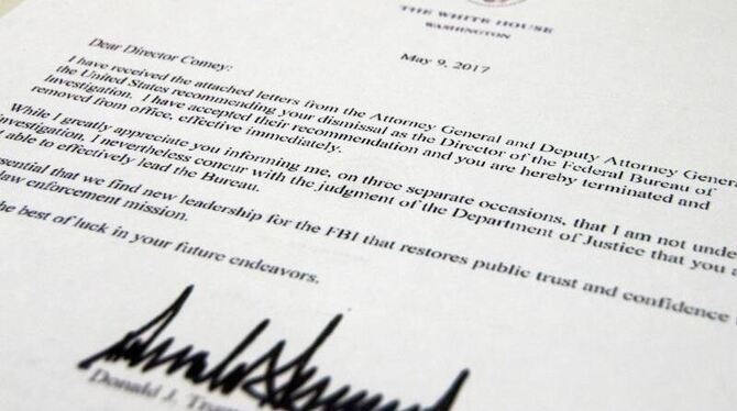 Das Entlassungsschreiben von US-Präsident Trump an FBI-Direktor James Comey hat ein gewaltiges Nachspiel. Foto: Jon Elswick