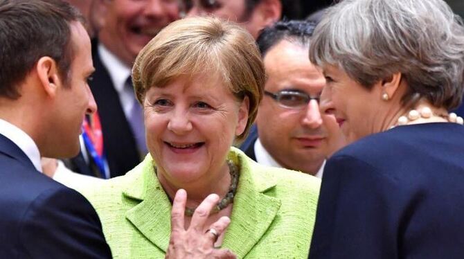 Bundeskanzlerin Merkel zusammen mit dem französische Präsidenten Macron und der britischen Premierministerin May beim Gipfel