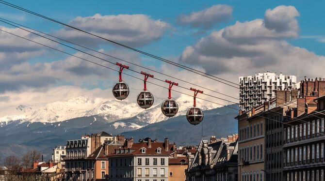 Eine Seilbahn als Transportmittel ist in Grenoble schon seit 1934 Alltag.