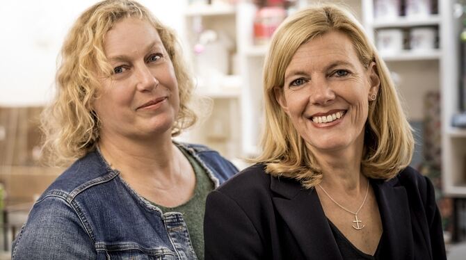 Annette Scheuermann (links) und Eva Kissel suchen für ihren »Handfest-Markt« nach einem alternativen Datum. FOTO: PRIVAT