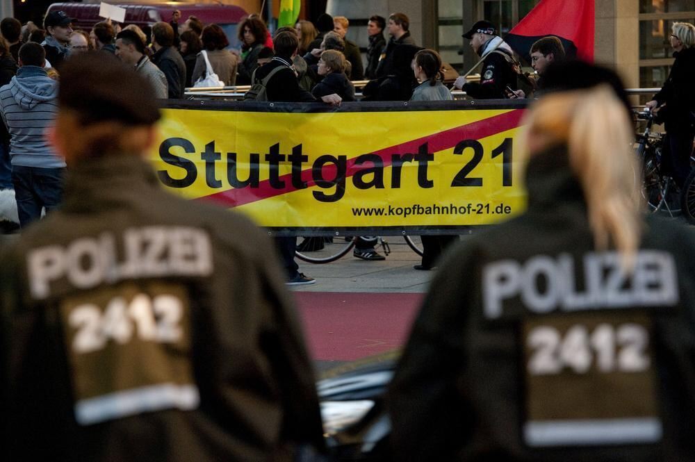 Stuttgart 21 Polizeieinsatz gegen Demonstranten im Schlossgarten