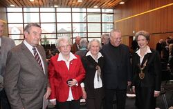 Ewald Rilling, Trude Heck, Rita Singer und Werner Henne (von links) wurden von Oberbürgermeisterin Barbara Bosch mit der Verdien