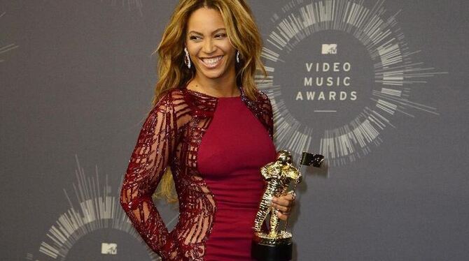 Beyoncé mit dem Michael Jackson Video Vanguard Award. Foto: Mike Nelson