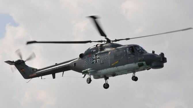 Ein »Sea Lynx« im Flug. Zurzeit bereiten die britischen Helikopter der Bundewehr Kopfzerbrechen. Foto: Gero Breloer/Archiv