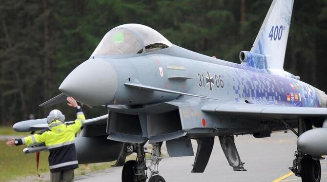 Die Pannenserie bei der Bundeswehr nimmt kein Ende. Jetzt gibt es Mängel am »Eurofighter«. Foto: Ingo Wagner/Archiv