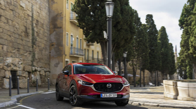 Das für Mazda typische, progressive Gesicht prägt auch den formschönen CX-30.  FOTOS: PR