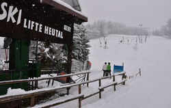 Die ersten Skifahrer waren gleich am Freitag da, als die Heutal-Lifte öffneten. 
