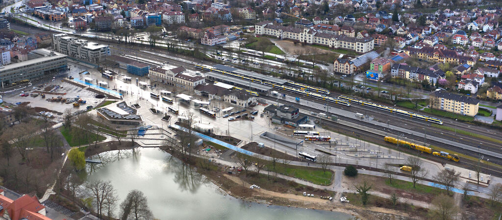 Links vom Anlagensee liegt der alte Tübinger Busbahnhof. Die Tübinger durften Wünsche äußern, wie der Platz künftig gestaltet we
