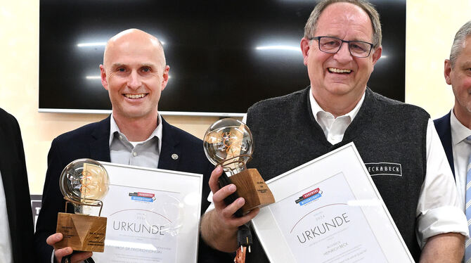 Seifriz-Preis für Bäckermeister Heinrich Beck (rechts) aus Römerstein und Professor Friedrich Longin von der Universität Hohenhe