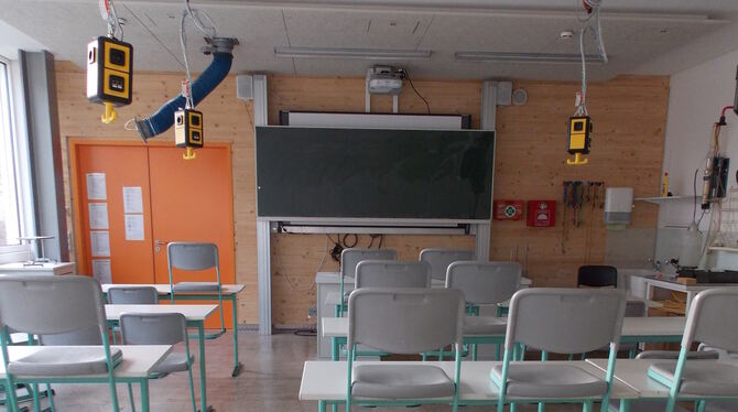 Die naturwissenschaftlichen Räume des Mössinger Quenstedt-Gymnasiums müssen dringend saniert werden. Das soll nun bis 2026 gesch