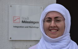 Dilek Aydin hilft Migranten in Mössingen bei Fragen zu Bildung, Arbeit und Freizeit. 