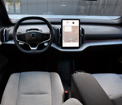 Nach einer Eingewöhnungsphase begeisternd: Tablet statt Armaturen im Volvo EX30.  FOTO: PR