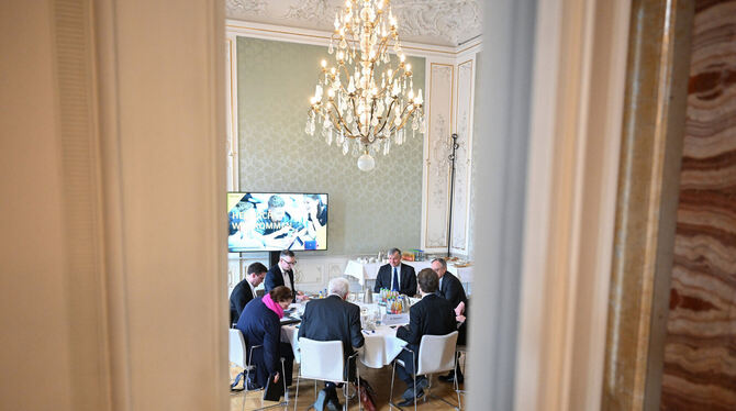 Die Fraktionsspitzen von Grünen, CDU, SPD und FDP treffen sich am 2. Mai zu weiteren Gesprächen.  FOTO: WEISSBROD/DPA