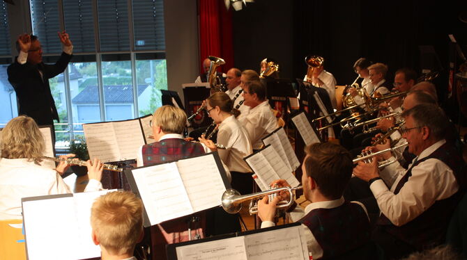 Beim Jahreskonzert des Musikvereins Kirchentellinsfurt am Samstag stand Eduard Oertle am Dirigentenpult.