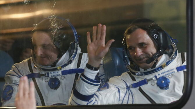 Raumfahrer Scott Kelly (links) und Mikhail Kornienko (rechts).