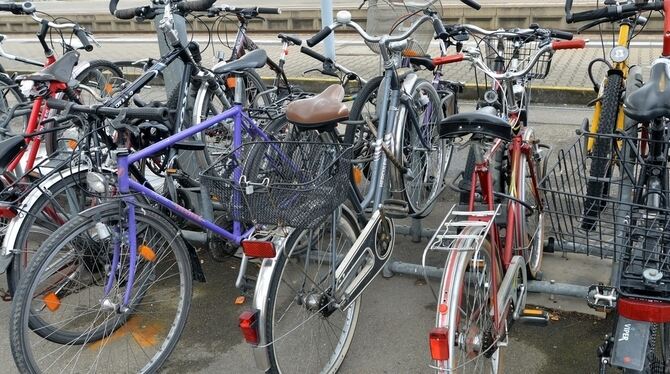 Bis spätestens 1. Mai müssen in Reutlingen alle Fahrräder mit Velo-Vignetten ausgestattet sein – sonst wird’s teuer.