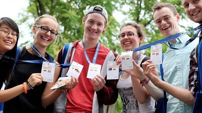 Ehemalige und künftige Stipendiaten des Baden- Württemberg- Stipendiums feierten am Samstag gemeinsam beim Sommerfest. FOTO: BAD