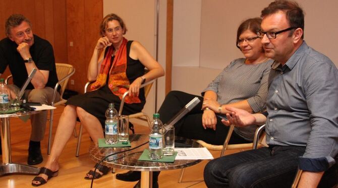 Moderator Wolfgang Alber (links), die Museums-Leiter Dr. Anja Dauschke und Dr. Andreas Schmauder sowie Simone Wolfrum von der La