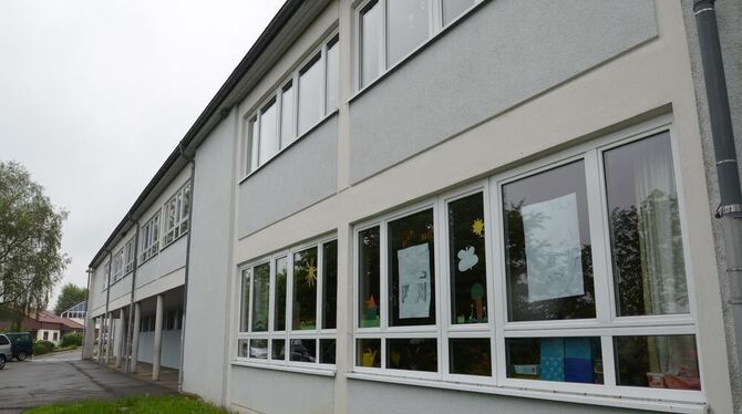 Stabil einzügig: Die Holzelfinger Grundschule hat eine Zukunft. GEA-FOTO: US