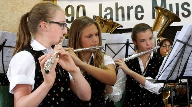 Großer Auftritt zum 90. Geburtstag: In mancher Nehrener Familie gehört der Musikverein zur Tradition. FOTO: WEITBRECHT