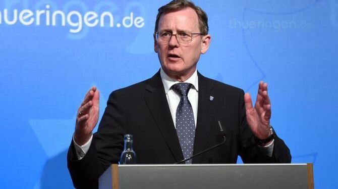 Thüringens Ministerpräsident Bodo Ramelow will Asylverfahren beschleunigen. Foto: Hendrik Schmidt/Archiv