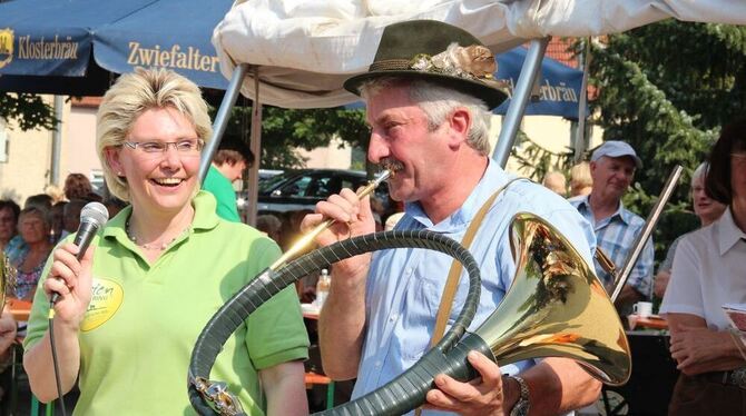 Parforce-Horn-Contest des Ferienrings, kommentiert von Edeltraud Brunner. GEA-FOTO: GEIGER