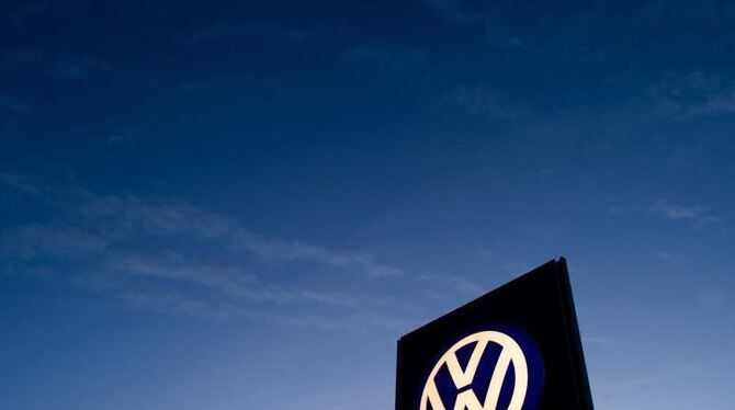 Das Kraftfahrt-Bundesamt hat die VW-Vorschläge zur Überarbeitung der ersten manipulierten Dieselmotoren genehmigt. Foto: Juli