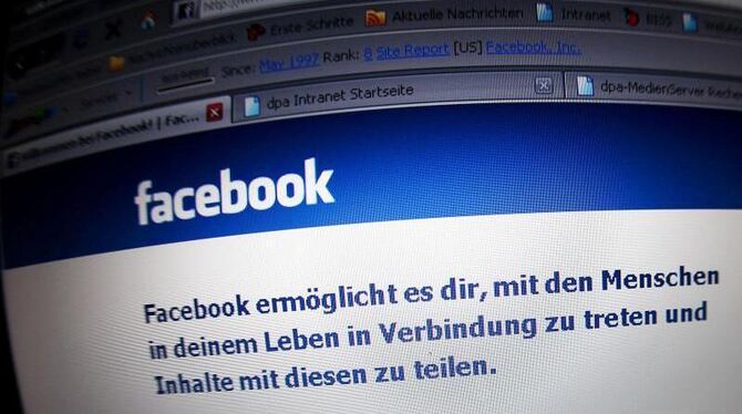 Facebook erhebt von seinen Nutzern in großem Umfang persönliche Daten. Foto: Oliver Berg/Archiv