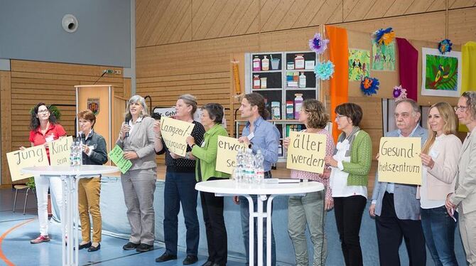Viele Ideen, viele Themen: Beim Hohensteiner Gesundheitstag kamen Fachleute ebenso wie Bürger zu Wort. FOTO: LEUSCHKE