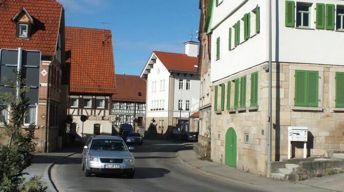 Aus der Hauptstraße mitten durch Walddorf wird eine Gemeindestraße – damit kann eine Temporeduzierung zwingend vorgeschrieben we