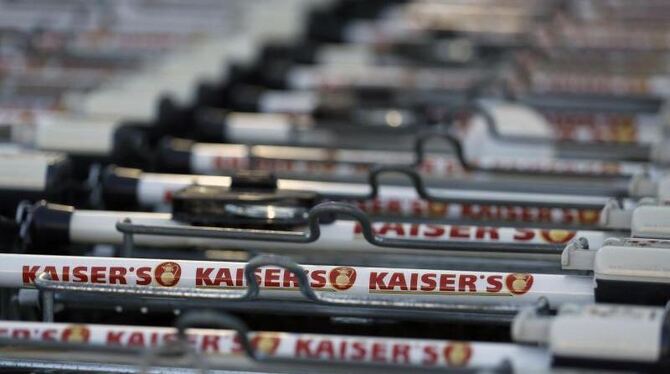 Derzeit verhandeln mehrere Parteien über die Zukunft der verlustreichen Supermarktkette Kaiser's Tengelmann. Foto: Ina Fassbe