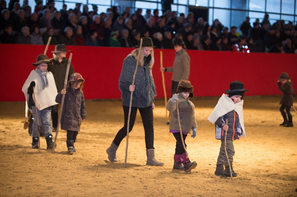 Krippenspiel Lebendige Bilder zur Weihnacht in Marbach 2016