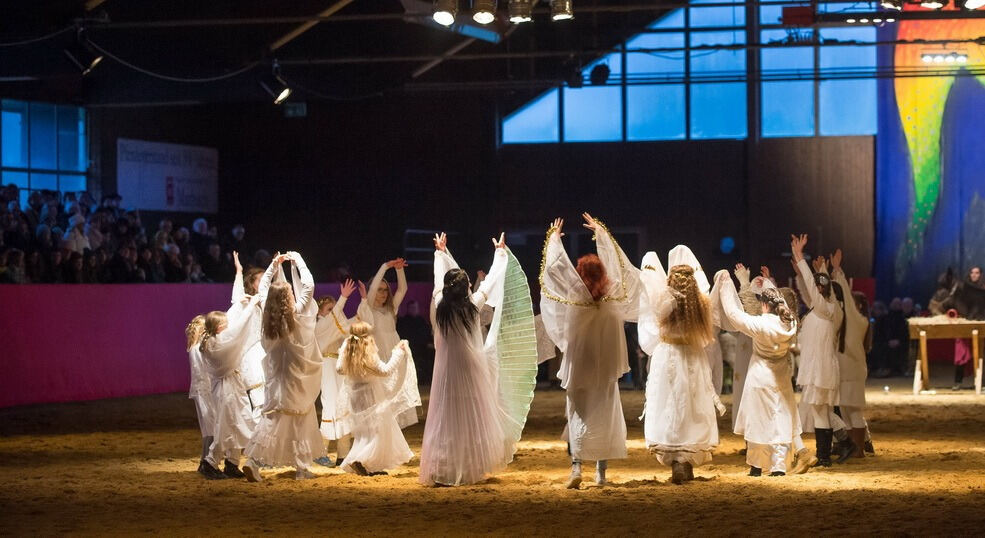 Krippenspiel Lebendige Bilder zur Weihnacht in Marbach 2016