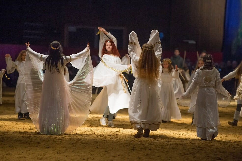 Krippenspiel Lebendige Bilder zur Weihnacht in Marbach 2016