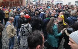 Prost, Heiligmorgen: Ob am Rappen oder anderswo – rund um die Außenbars war wieder kein Durchkommen in der Innenstadt.