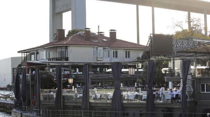 Einige Gäste sprangen in den Bosporus, um dem Angriff zu entkommen. Foto: Archiv