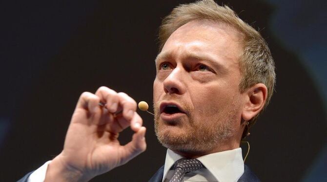 Der Bundesvorsitzende der FDP, Christian Lindner, spricht in Stuttgart beim traditionellen Dreikönigstreffen der FDP.