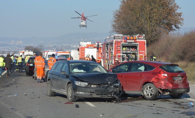 Schwere Unfälle mit elf Verletzten auf der A81 bei Rottenburg