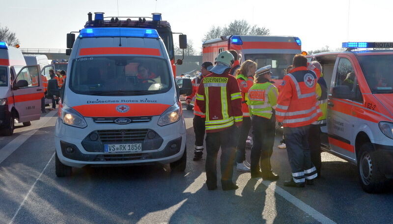 Schwere Unfälle mit elf Verletzten auf der A81 bei Rottenburg