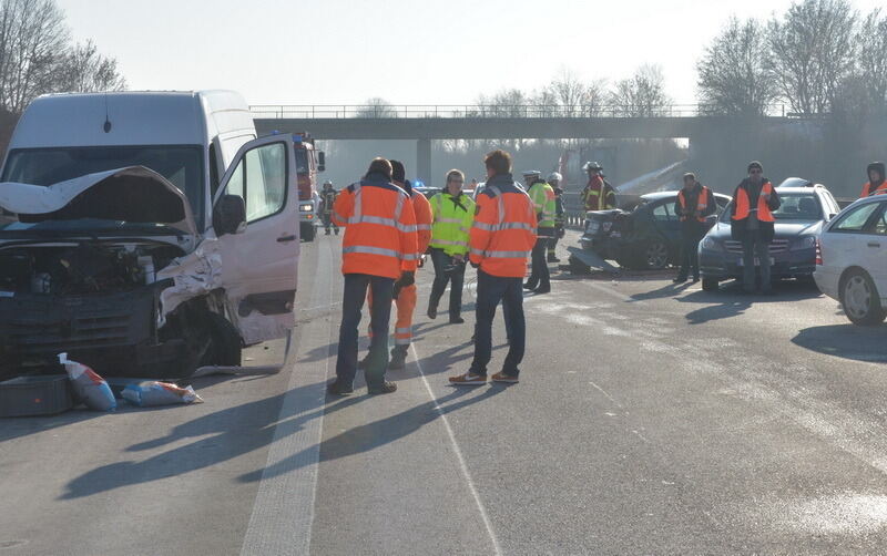 Schwere Unfälle mit elf Verletzten auf der A81 bei Rottenburg