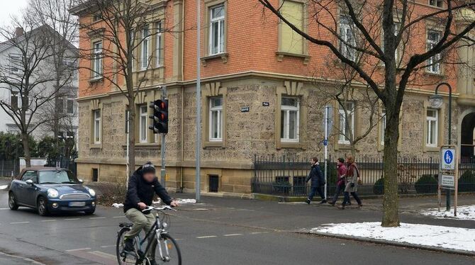 In der Oststadt sollen Radler und  Fußgänger mehr Raum bekommen,  der Autoverkehr soll reduziert werden. FOTO: NIETHAMMER