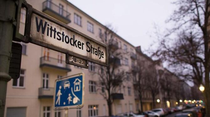 In Berlin beschlagnahmten die Ermittler elektronische Geräte. Foto: Jörg Carstensen