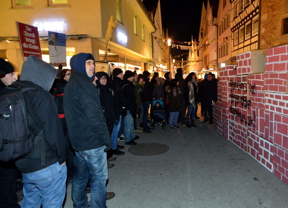 Lautstarke Demo bei AfD-Neujahrsempfang