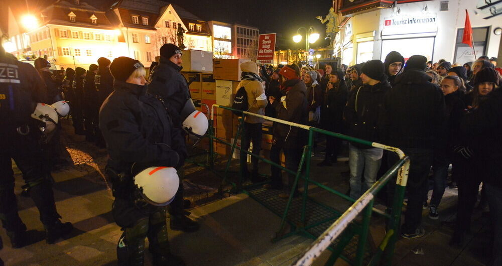 Lautstarke Demo bei AfD-Neujahrsempfang