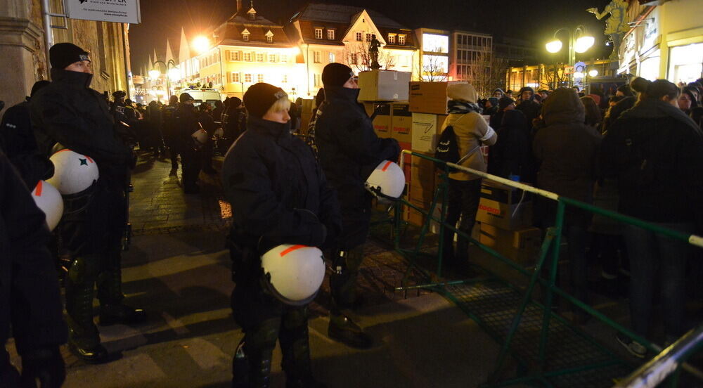 Lautstarke Demo bei AfD-Neujahrsempfang