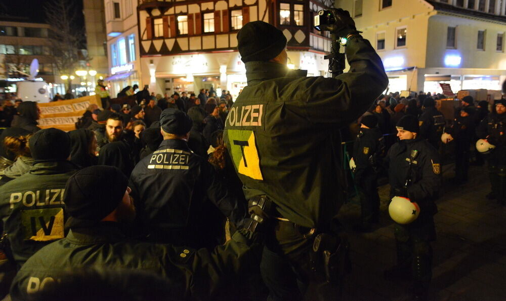 Lautstarke Demo bei AfD-Neujahrsempfang