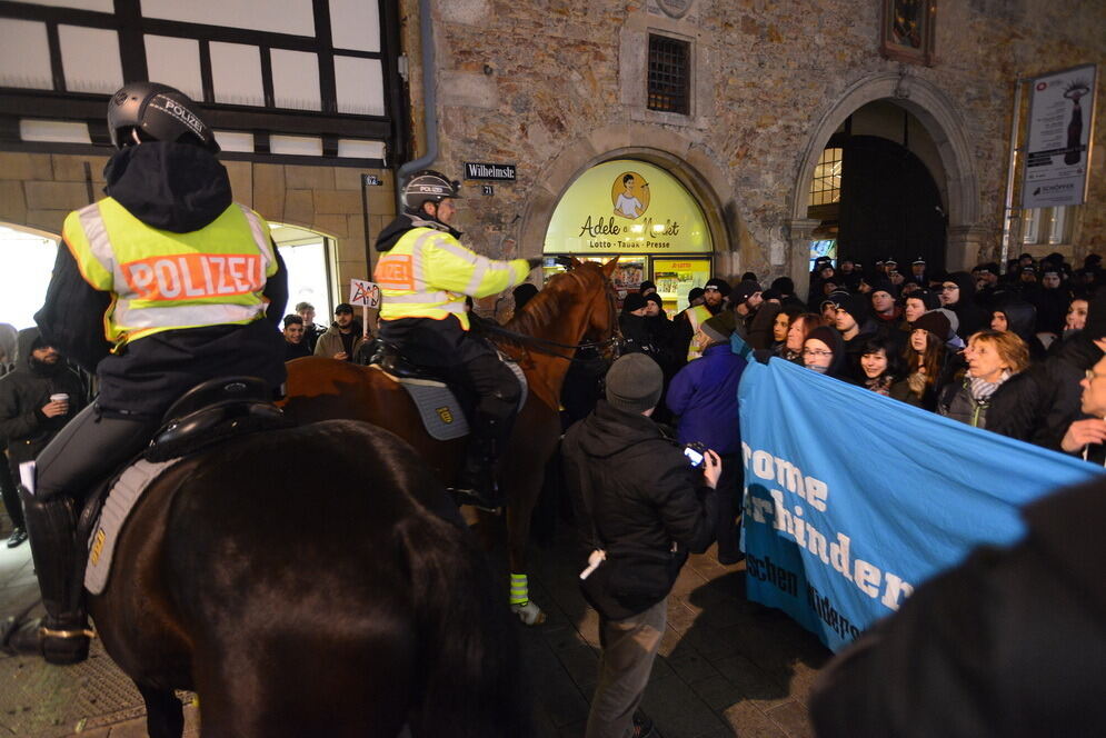 Lautstarke Demo bei AfD-Neujahrsempfang