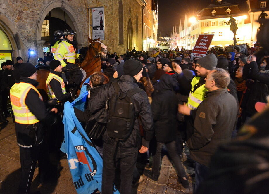 Lautstarke Demo bei AfD-Neujahrsempfang