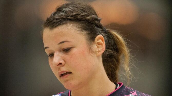 Mit zehn Treffern Metzinger Top-Torschützin des EHF-Pokalspiels in Nantes: Luca Szekerczes. FOTO: EIBNER